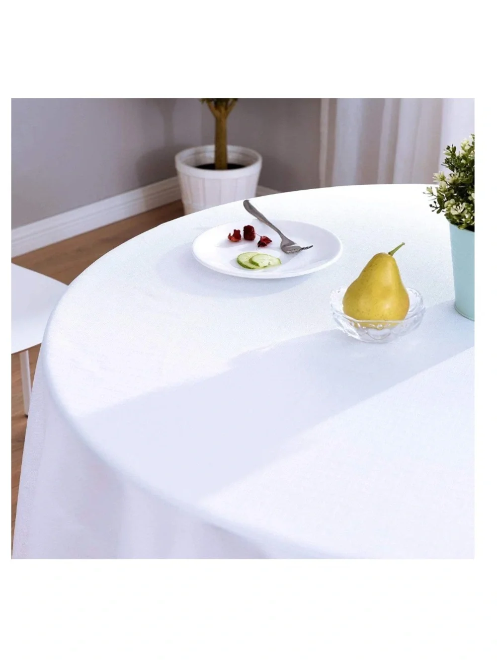 Classic Tablecloth 100% Polyester WASHABLE Wrinkle-Free 108” ROUND - WHITE